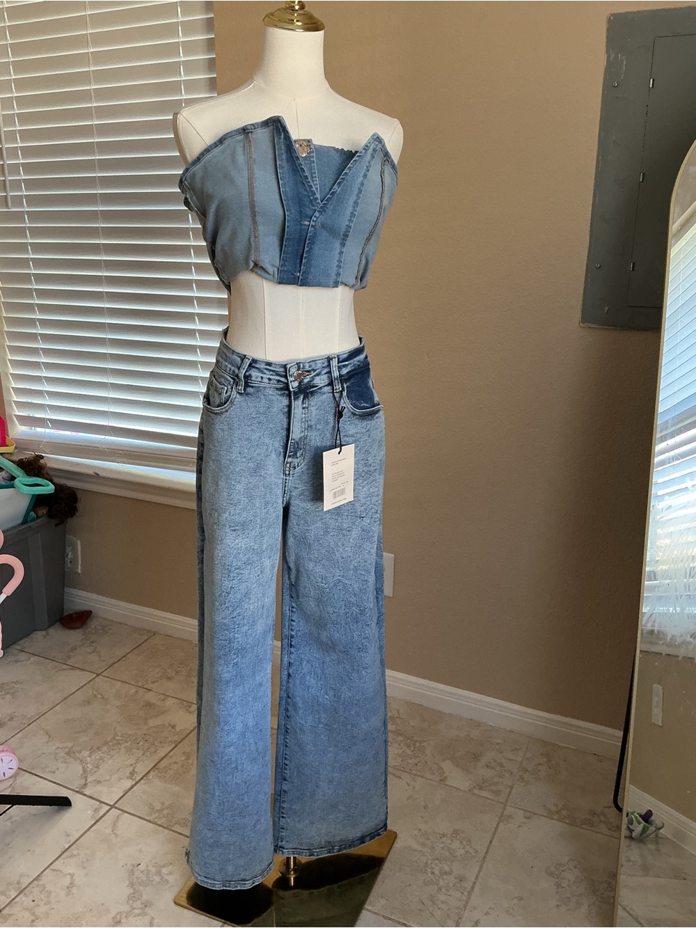 High-Waist Wide-Leg Light Blue Jeans for Women
